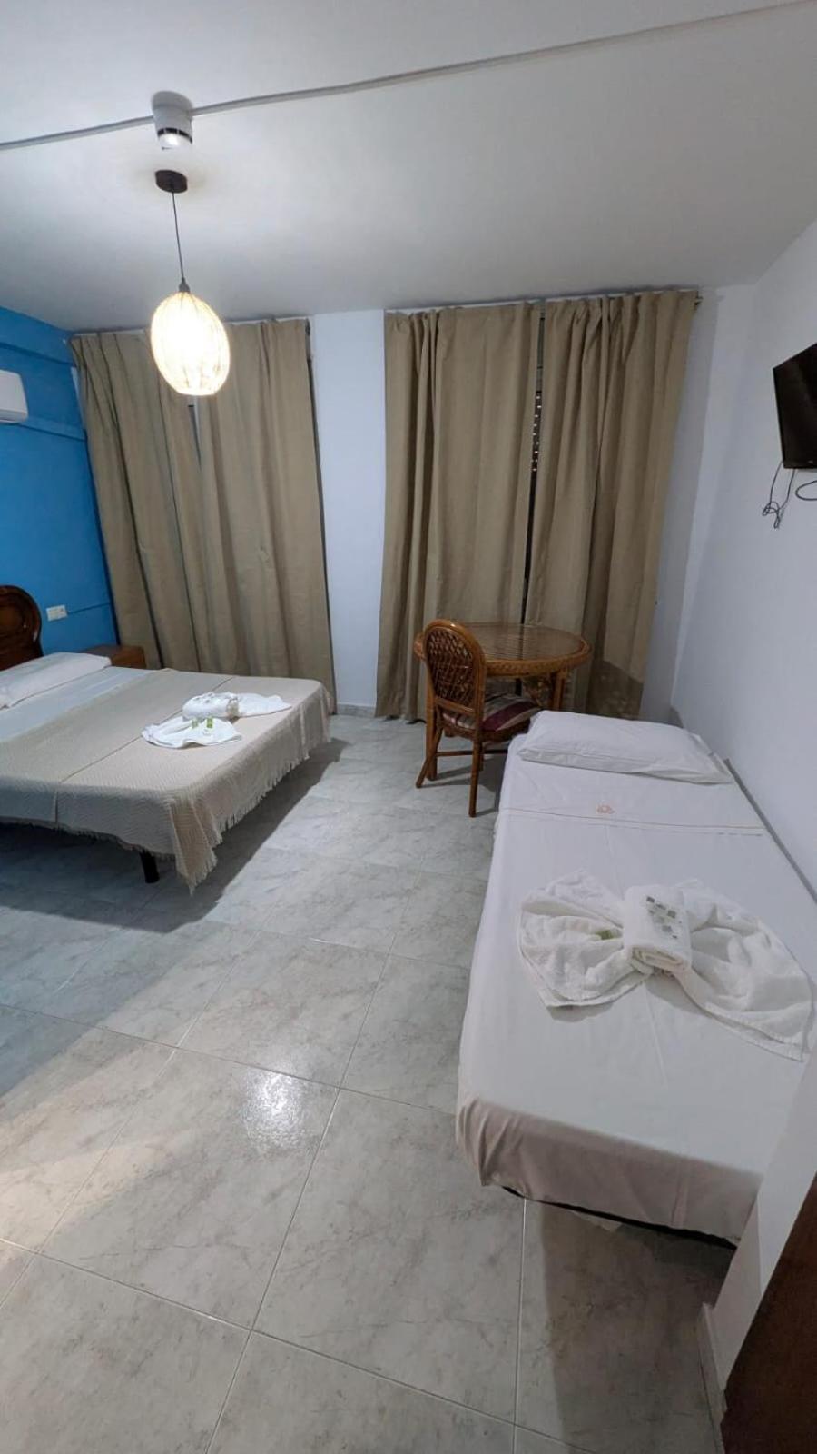 Hostal Europa Tarragona Eksteriør billede